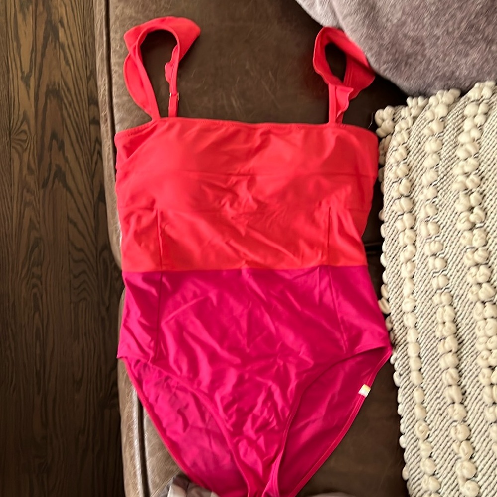 Summersalt size 10 Ruffle Oasis one piece swim suit